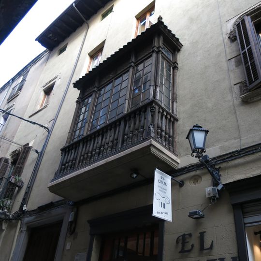 Restes arquitectòniques de l'habitatge al carrer Riera, 13