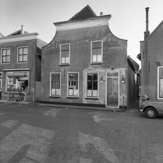 Voorstraat 17, Stad aan 't Haringvliet