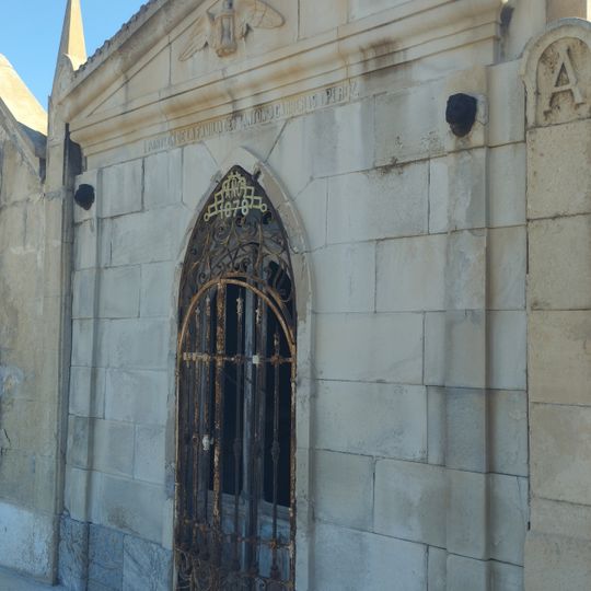 Panteón de Antonio Carreras y Pérez