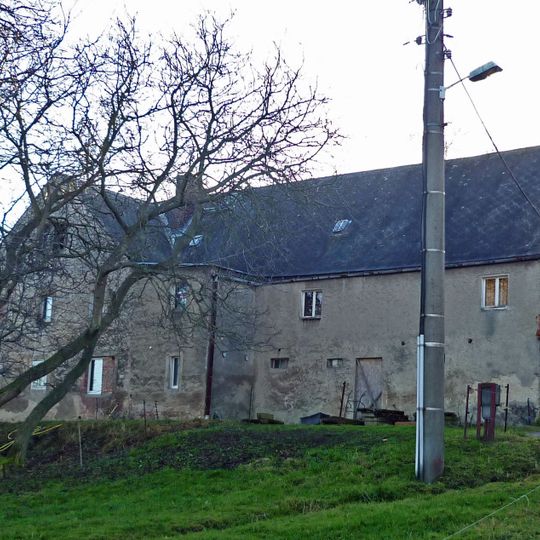 Wohnstallhaus und Stallscheune eines Bauernhofes Curt-Querner-Gasse 1