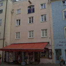 Wohn- und Geschäftshaus