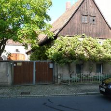 Wohnhaus mit angebauter Scheune August-Bebel-Straße 8