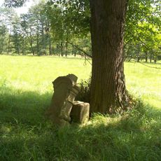 Kříž západně od Kokořova u Telecího mlýna