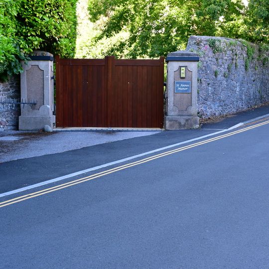 Gate Piers And Garden Walls To St Anne's