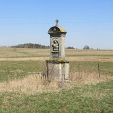 Kamenný kříž u silnice z Janovic k Lemberku