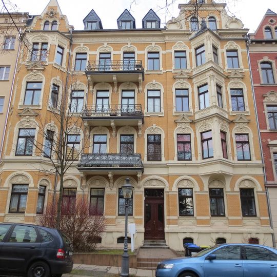 Mietshaus in geschlossener Bebauung mit Vorgarten Eulitzstraße 4
