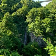 Komenoko Falls