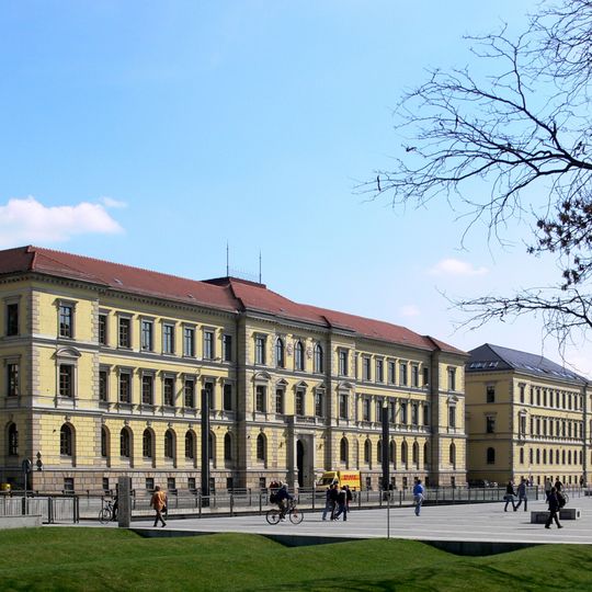 Gerichtsgebäude Harkortstraße 11; 13