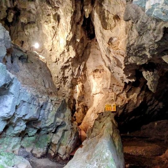 Suwa Cave