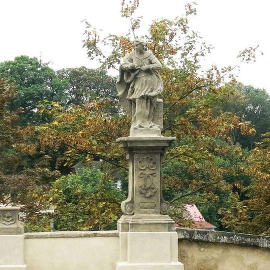 Socha svaté Barbory v Zámecké ulici v Mnichově Hradišti