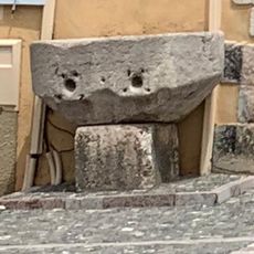 Mesure banale de grains en pierre de Mont-Dauphin