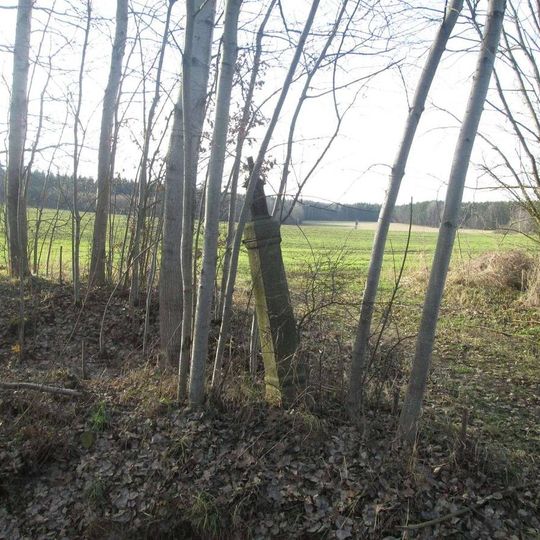 Kříž u Němčic u silnice