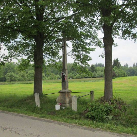 Kříž jižně od Červené Lhoty