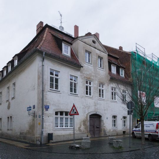 Wohnhaus mit Laden in geschlossener Bebauung, Eckhaus Breite Straße 18