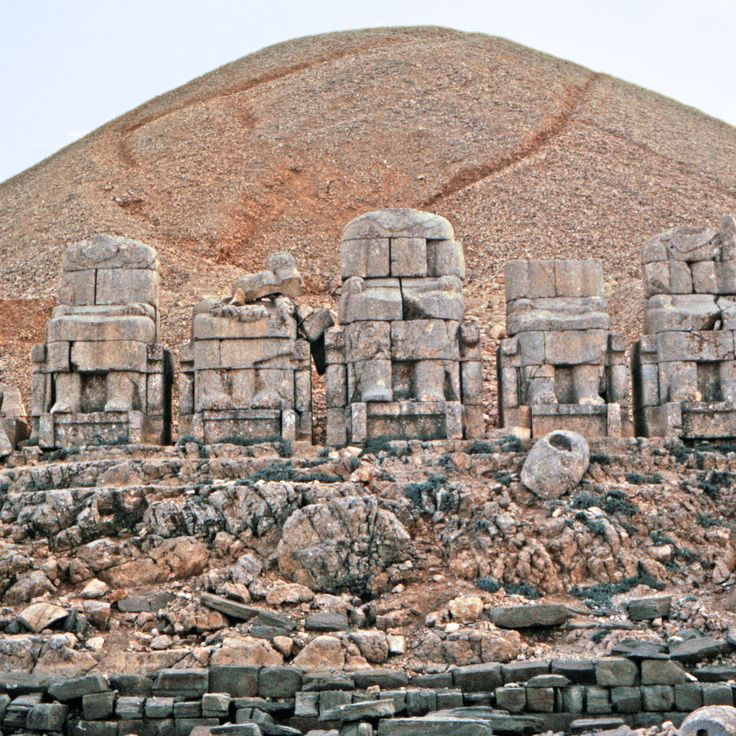 Teste di pietra del Monte Nemrut