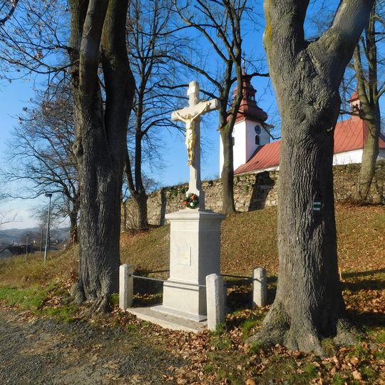 Kříž pod kostelem v Kamenici
