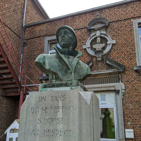 Un Pays qui se Défend S'Impose au Respect de Tous