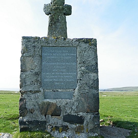 Cille-Pheadair,cross 800m N of Balmartin