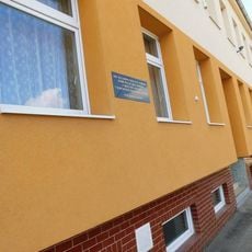 Pamětní deska Otty Porgese ve Zdislavicích