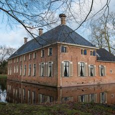 Mensinge: hoofdgebouw