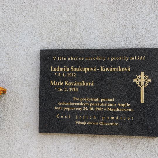 Pamětní deska Ludmily Soukupové - Kovárníkové a Marie Kovárníkové