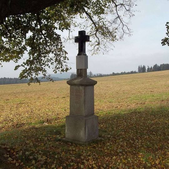 Kříž severně od Březiny u cesty do Psárova