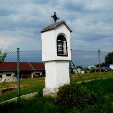 Kaplička u silnice jihovýchodně od Horních Rápotic
