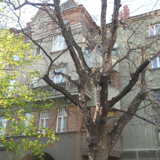 Kommunaler Wohnbau, Feuerwache und Wohnhaus