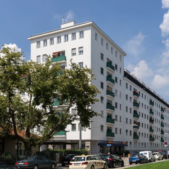 Wohnhausanlage Kapaunplatz 4–6