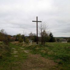 Kříž jižně od Nové Vsi  u polní cesty