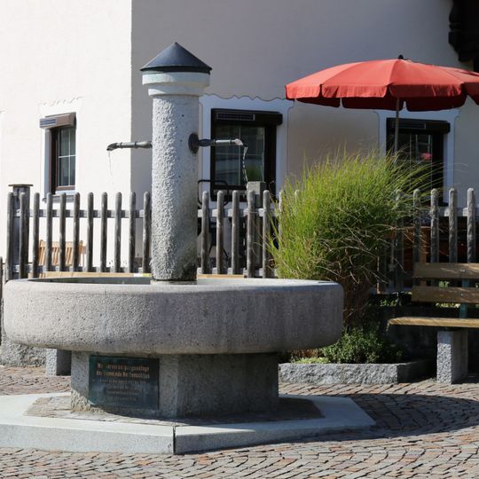 Dorfbrunnen Rettenschöss