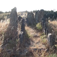 Anta da foz do rio Frio