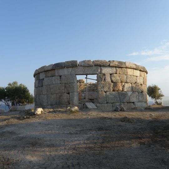 Circular funerary at Kolones