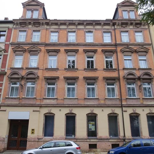 Mietshaus in geschlossener Bebauung Zieschestraße 31