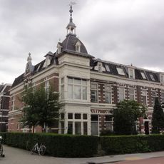 Herenhuis met spijlenhek