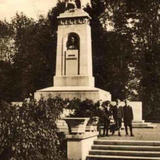 Pomnik Gabriela Narutowicza w Bielsku