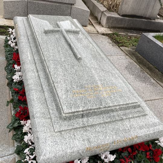 Grave of Bénouville