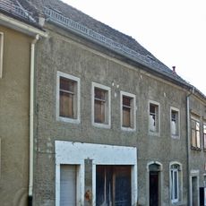 Wohnhaus in geschlossener Bebauung mit Seitenflügeln Pirnaer Straße 17