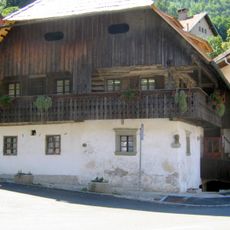 Kurnik House