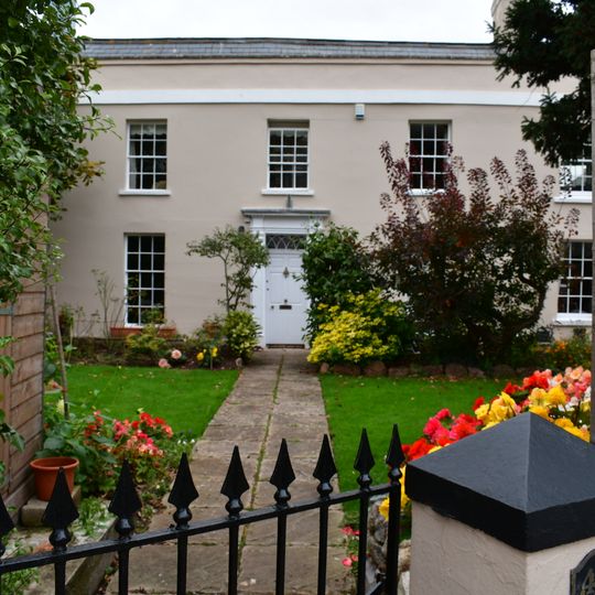 Poplar Lawn And Attached Walls And Gate Piers