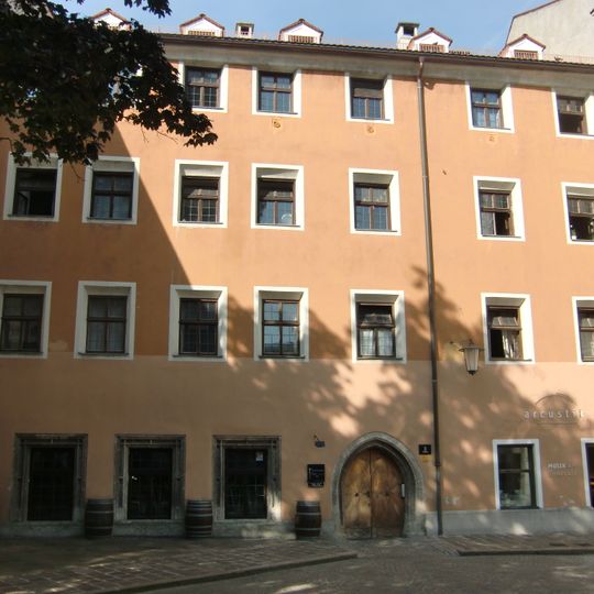 Altes Kaiserspital/Brixnerhaus/Mösleinhaus, Domplatz 3, Innsbruck