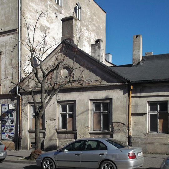 Kamienica przy ul. Polskiej Organizacji Wojskowej 10