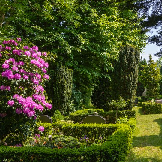 Kirchhof mit Steinwall, Grabmale bis 1870