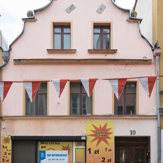 10 Ząbkowicka Street in Dzierżoniów