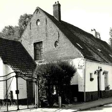 Twee boerenwoningen aan Molenweg 57