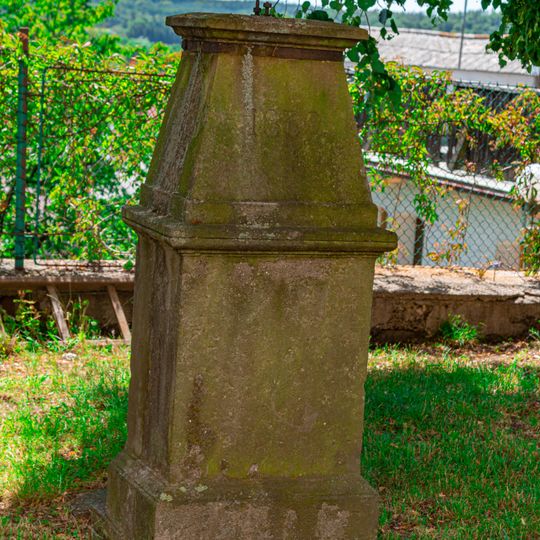 Podstavec po ztracené soše