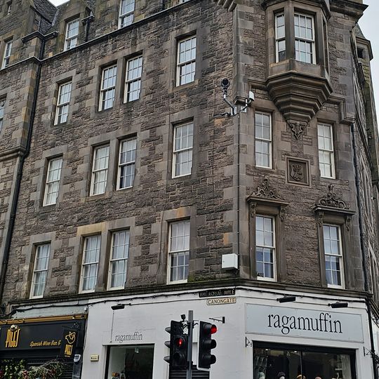 Edinburgh, 274-278 Canongate