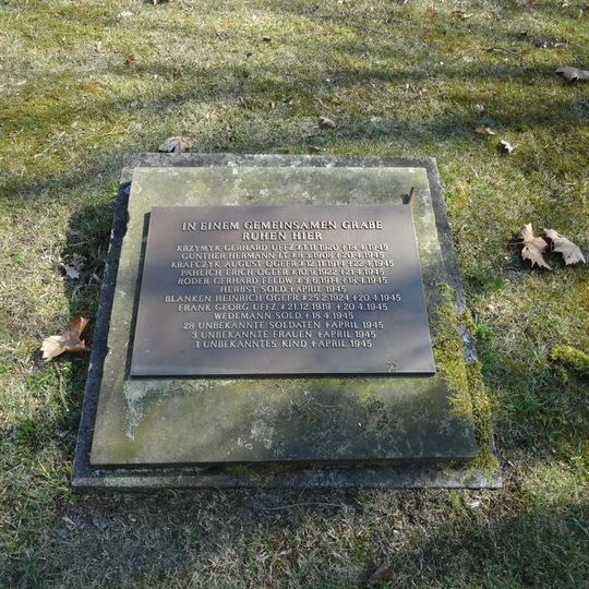 Sammelgrab Opfer des Zweiten Weltkriegs