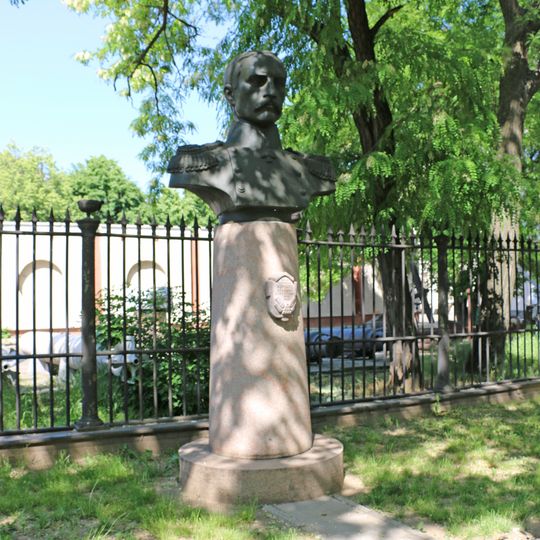 Бюст віце-адмірала В. О. Корнілова