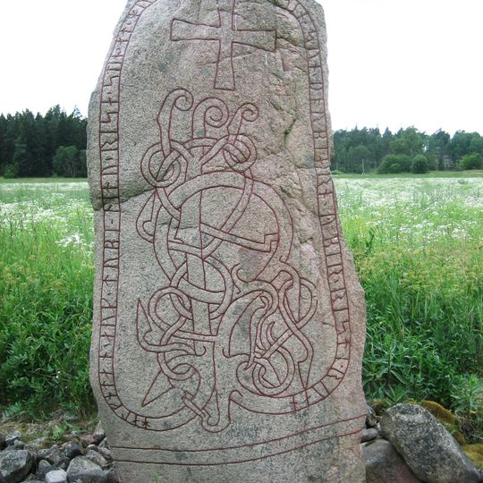 Uppland Runic Inscription 229